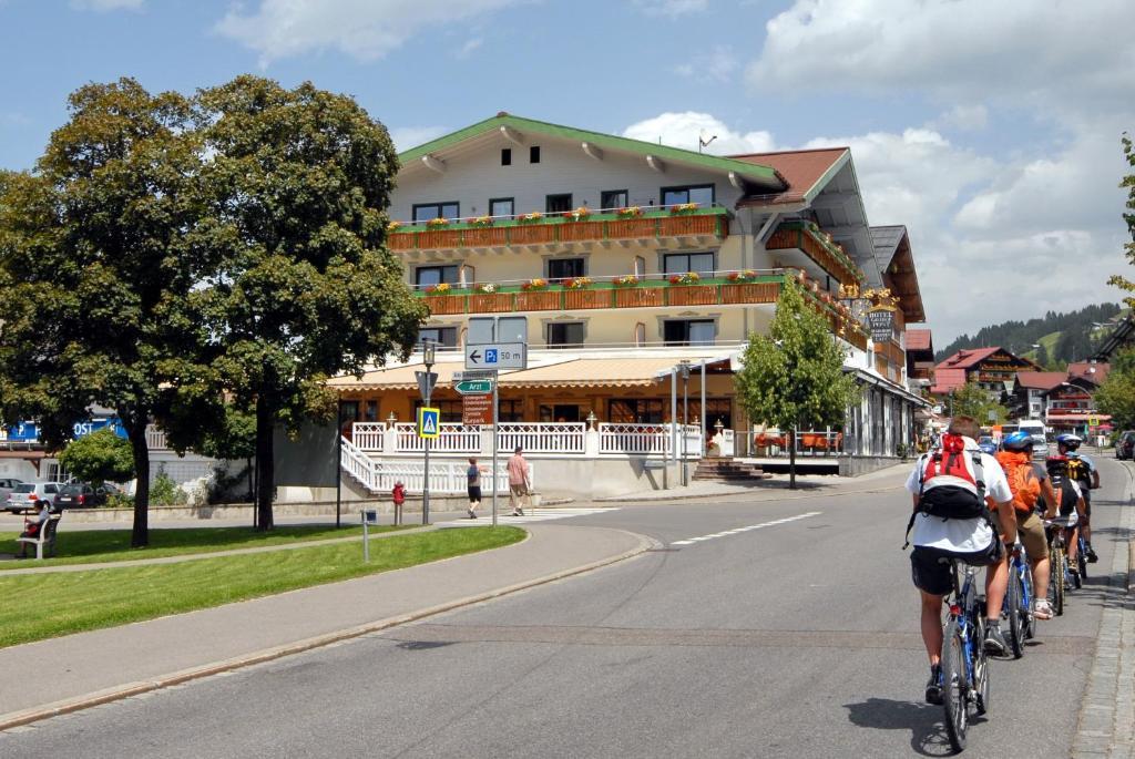 Haller'S Posthotel Riezlern Exterior photo